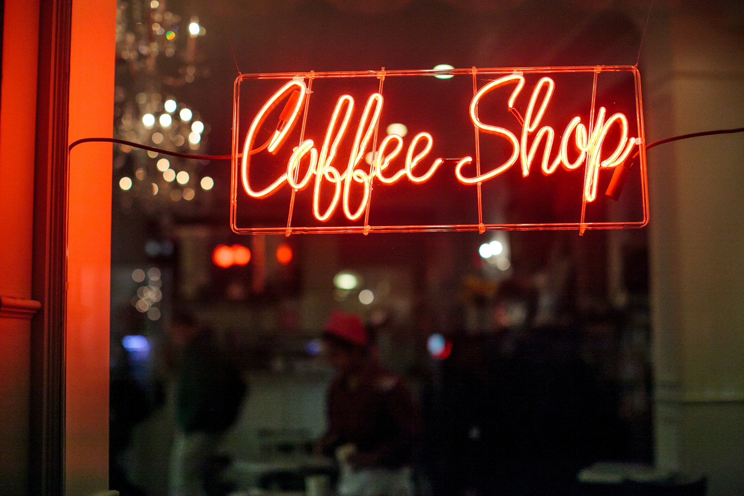 Amsterdam Chce Trzymać Turystów z Dala od  Coffeeshops, GazetaKonopna